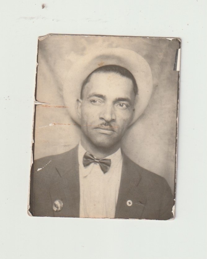 VINTAGE PHOTO BOOTH - HANDSOME AFRICAN-AMERICAN MAN in FEDORA VINTAGE PHOTO BOOTH - HANDSOME AFRICAN-AMERICAN MAN in FEDORA