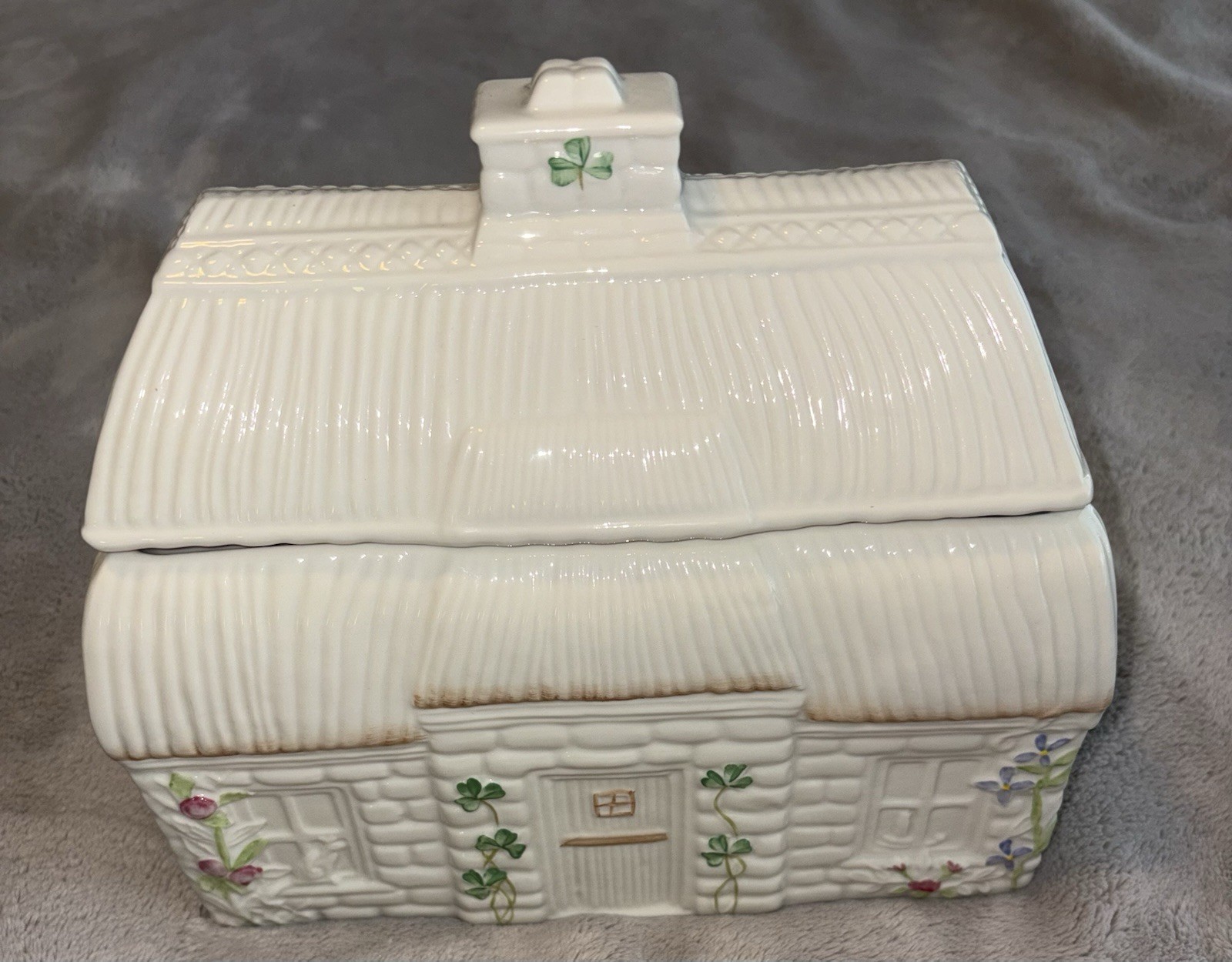 Belleek Cottage Cookie Jar 11th Anniversary Show *Rare* Vintage Irish Porcelain Belleek Cottage Cookie Jar 11th Anniversary Show *Rare* Vintage Irish Porcelain