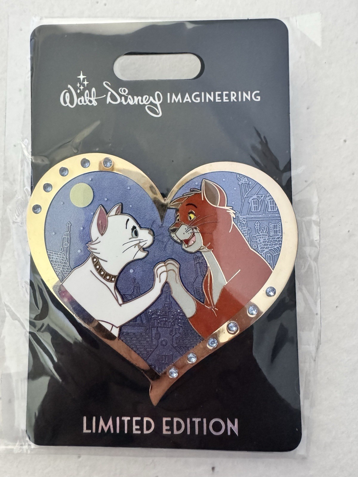 Disney WDI 2026 Valentine's Day Heart Aristocats LE 300 pin Disney WDI 2026 Valentine's Day Heart Aristocats LE 300 pin