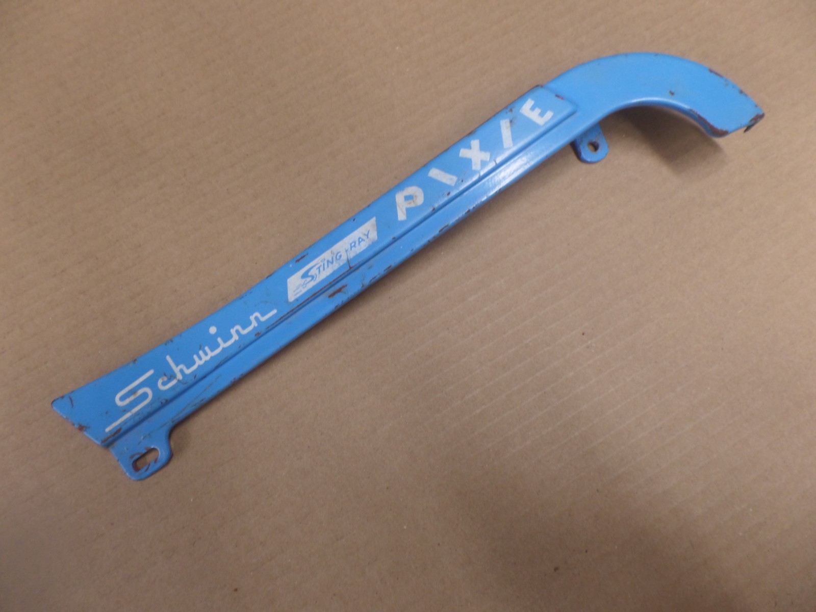 Vintage Schwinn Stingray Pixie Chain Guard - 1973 Blue | Avg Vintage Schwinn Stingray Pixie Chain Guard - 1973 Blue | Avg
