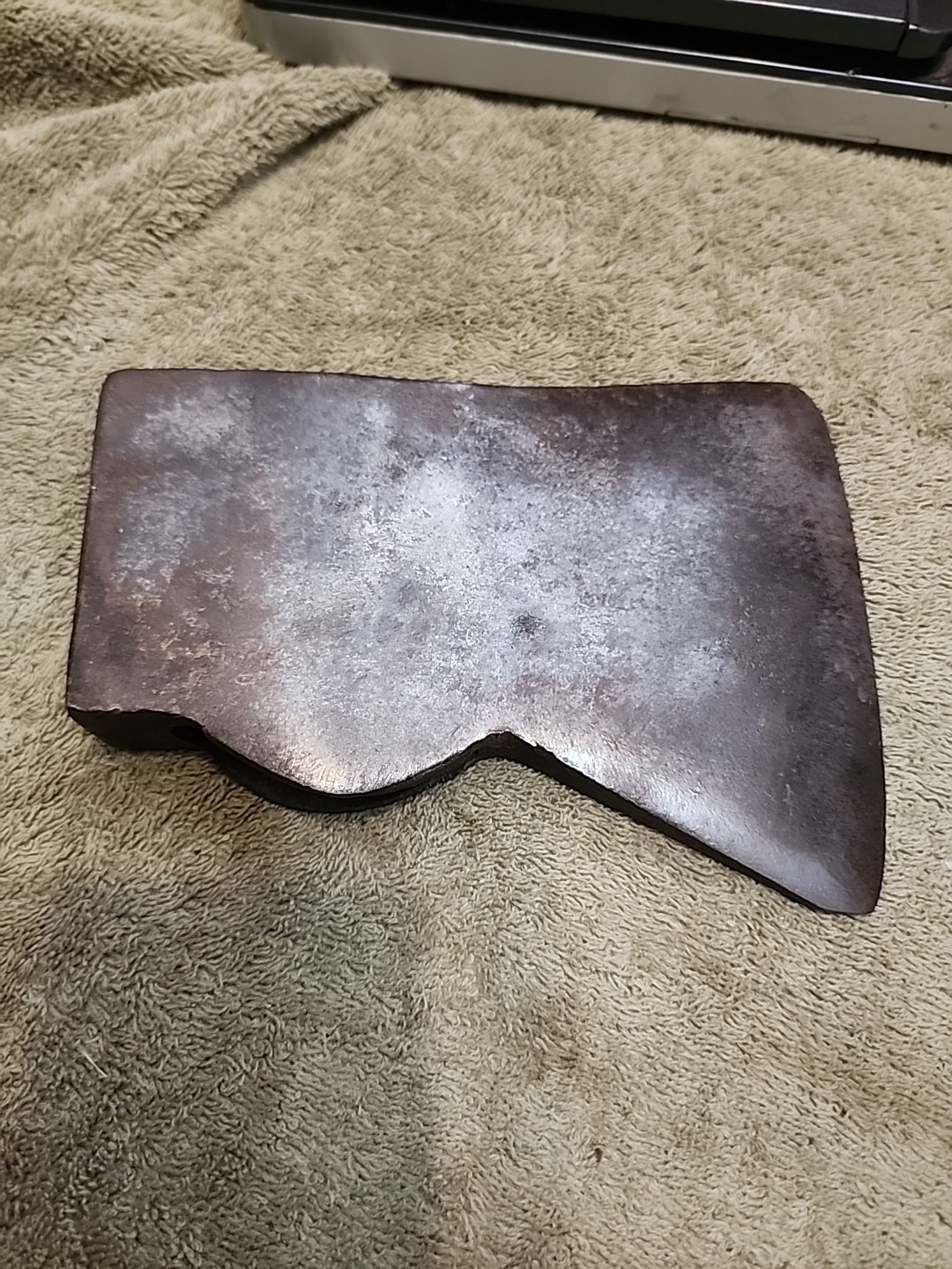 Vintage Unmarked Plumb ? Single Bit Axe Head Jersey Pattern 3lbs 3oz Vintage Unmarked Plumb ? Single Bit Axe Head Jersey Pattern 3lbs 3oz