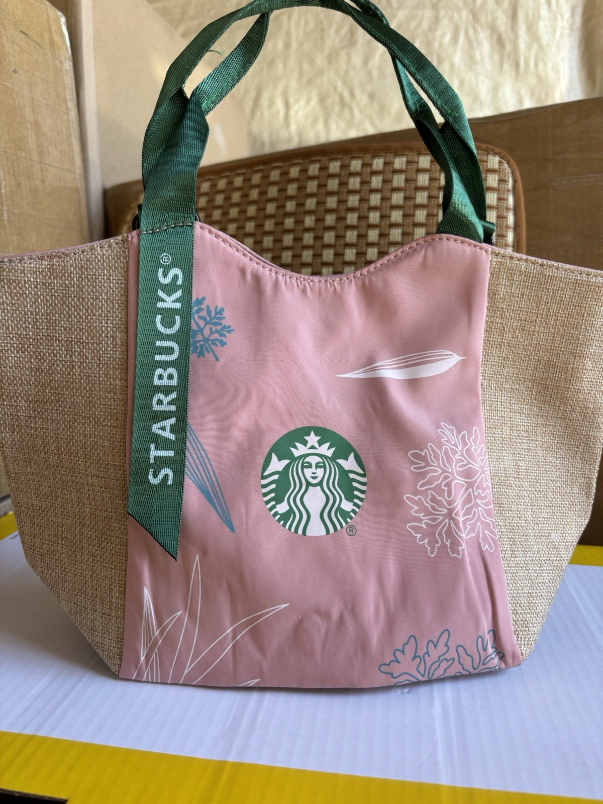 Starbucks Logo Pink & Beige Tote Bag w/ Green Handles Coffee & Tea Theme Starbucks Logo Pink & Beige Tote Bag w/ Green Handles Coffee & Tea Theme