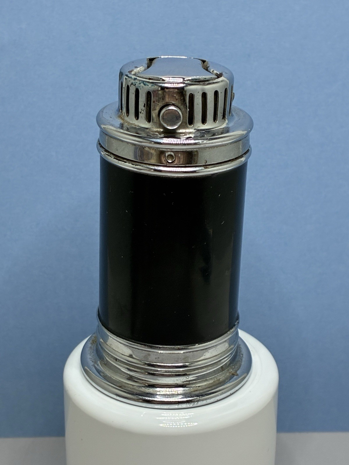 1930’s CHASE Black/Chrome TABLE LIGHTER. MADE IN USA 1930’s CHASE Black/Chrome TABLE LIGHTER. MADE IN USA