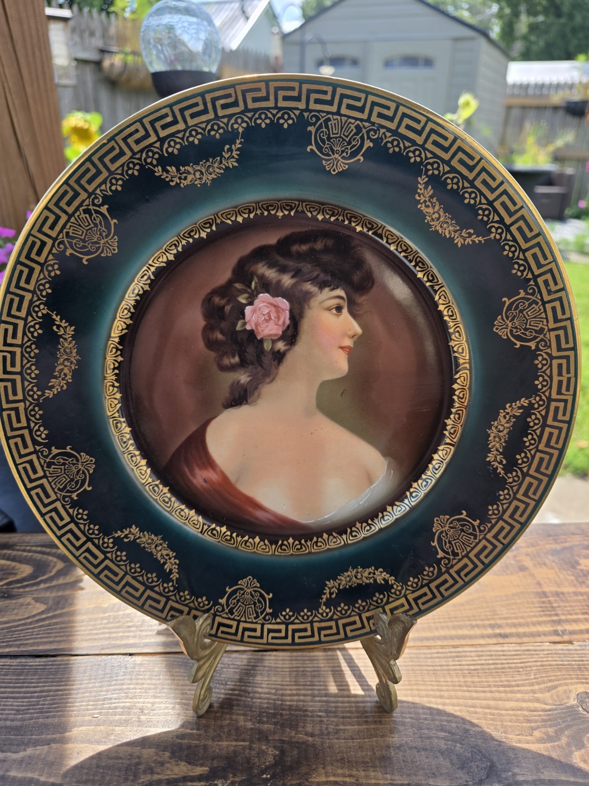 ANTIQUE HAND PAINTED ROYAL VIENNA GOLD PORTRAIT CABINET PLATE SIGNED w/beehive ANTIQUE HAND PAINTED ROYAL VIENNA GOLD PORTRAIT CABINET PLATE SIGNED w/beehive
