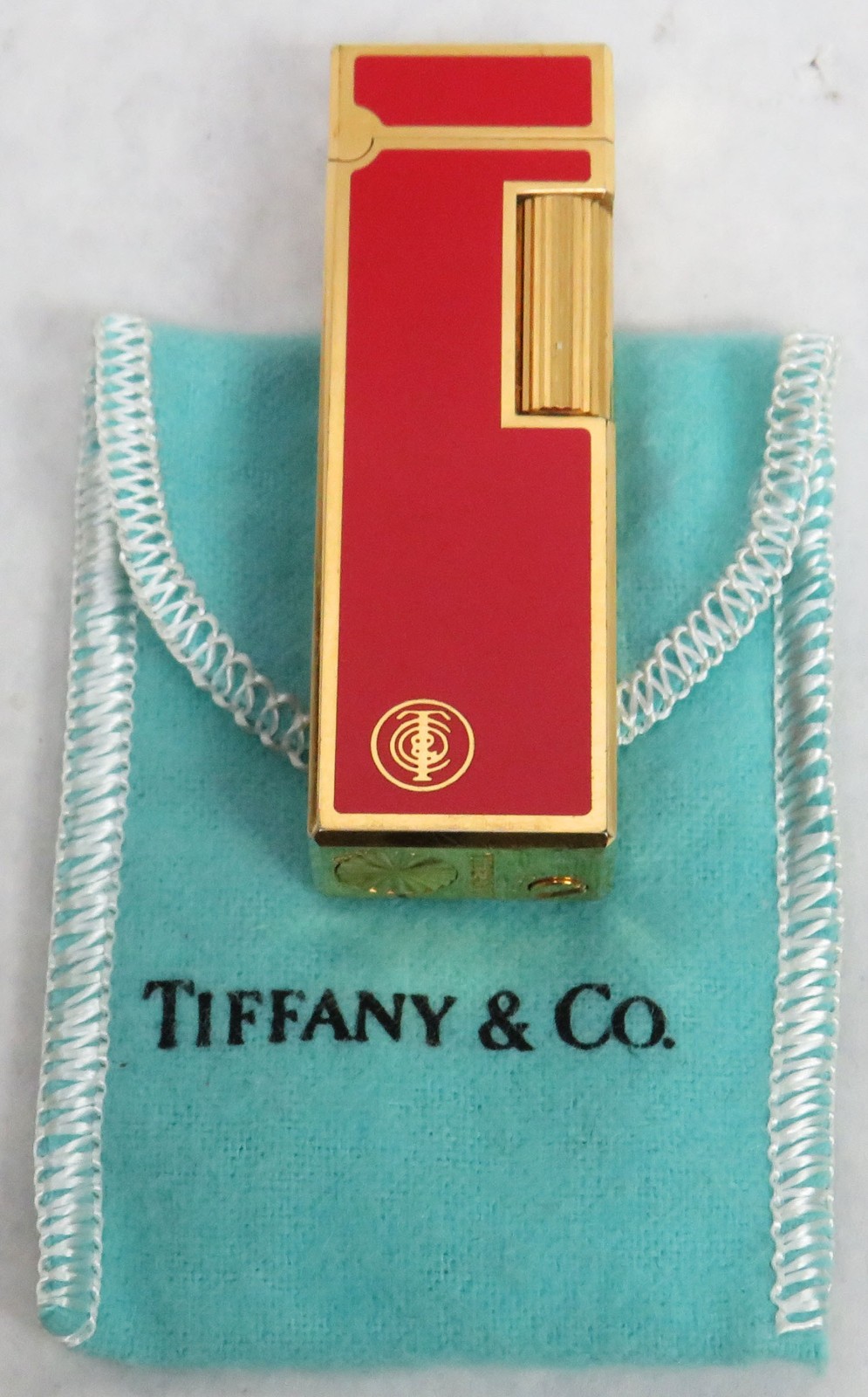 VINTAGE TIFFANY & CO RED LACQUER ENAMEL & GOLD 2.5" LIGHTER VINTAGE TIFFANY & CO RED LACQUER ENAMEL & GOLD 2.5" LIGHTER