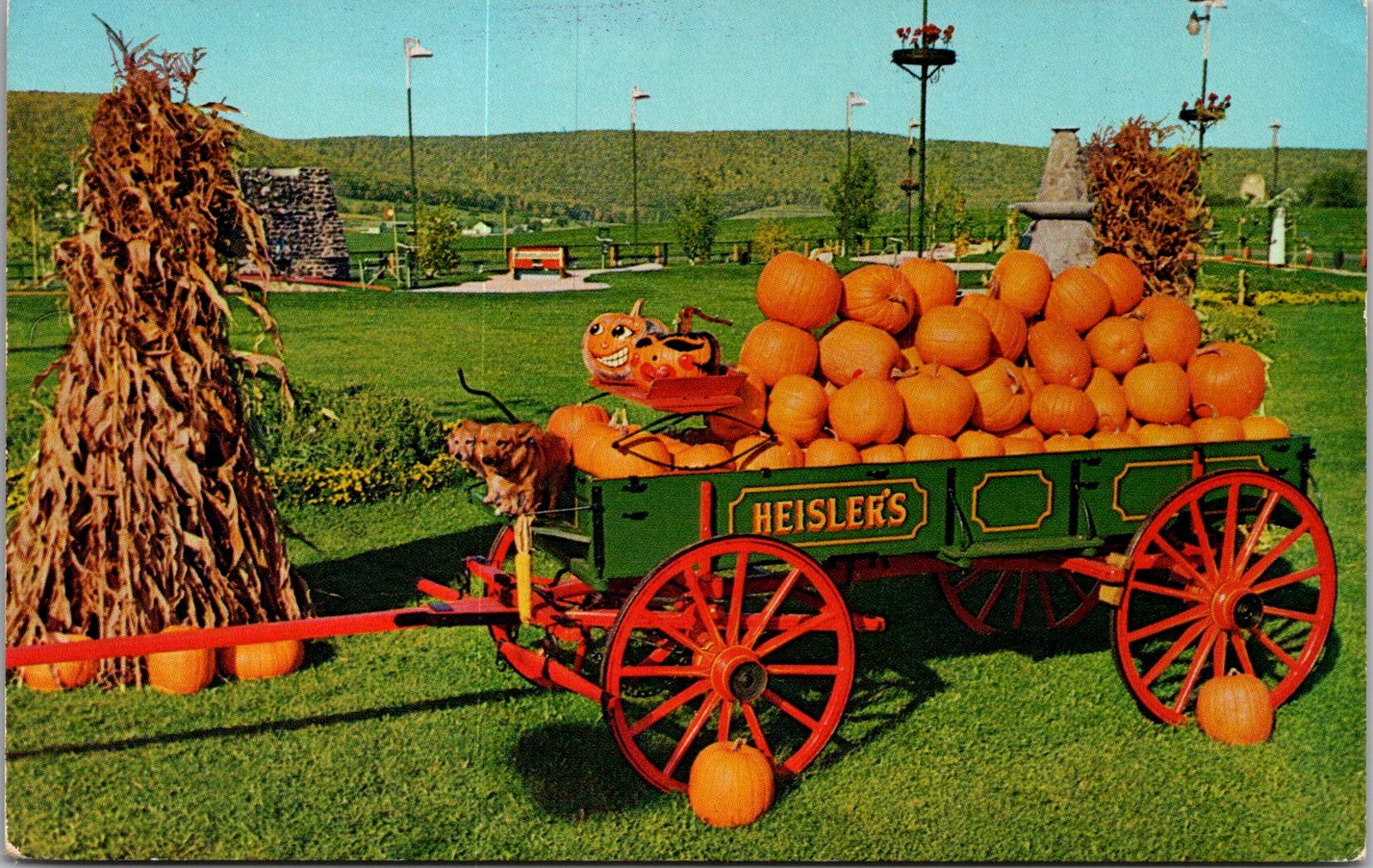 Heislers Golfland Dairy Bar Pumpkin Wagon Tamaqua PA Vintage Postcard 5P21-27