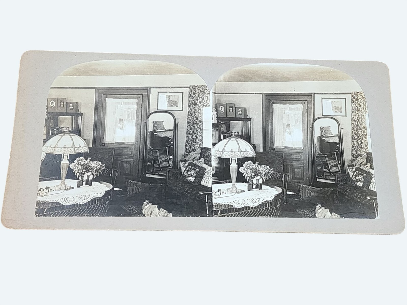 Antique Stereoview Victorian-Style Interior Furniture & Decor Antique Stereoview Victorian-Style Interior Furniture & Decor