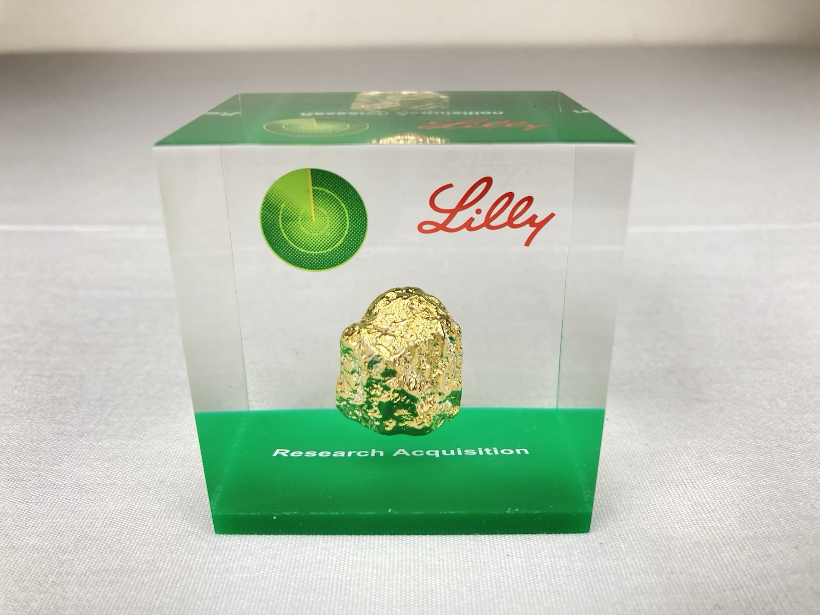 VINTAGE ELI LILLY RESEARCH ACQUISITION PAPERWEIGHT MEDICAL AWARD ADVERTISING VGC VINTAGE ELI LILLY RESEARCH ACQUISITION PAPERWEIGHT MEDICAL AWARD ADVERTISING VGC