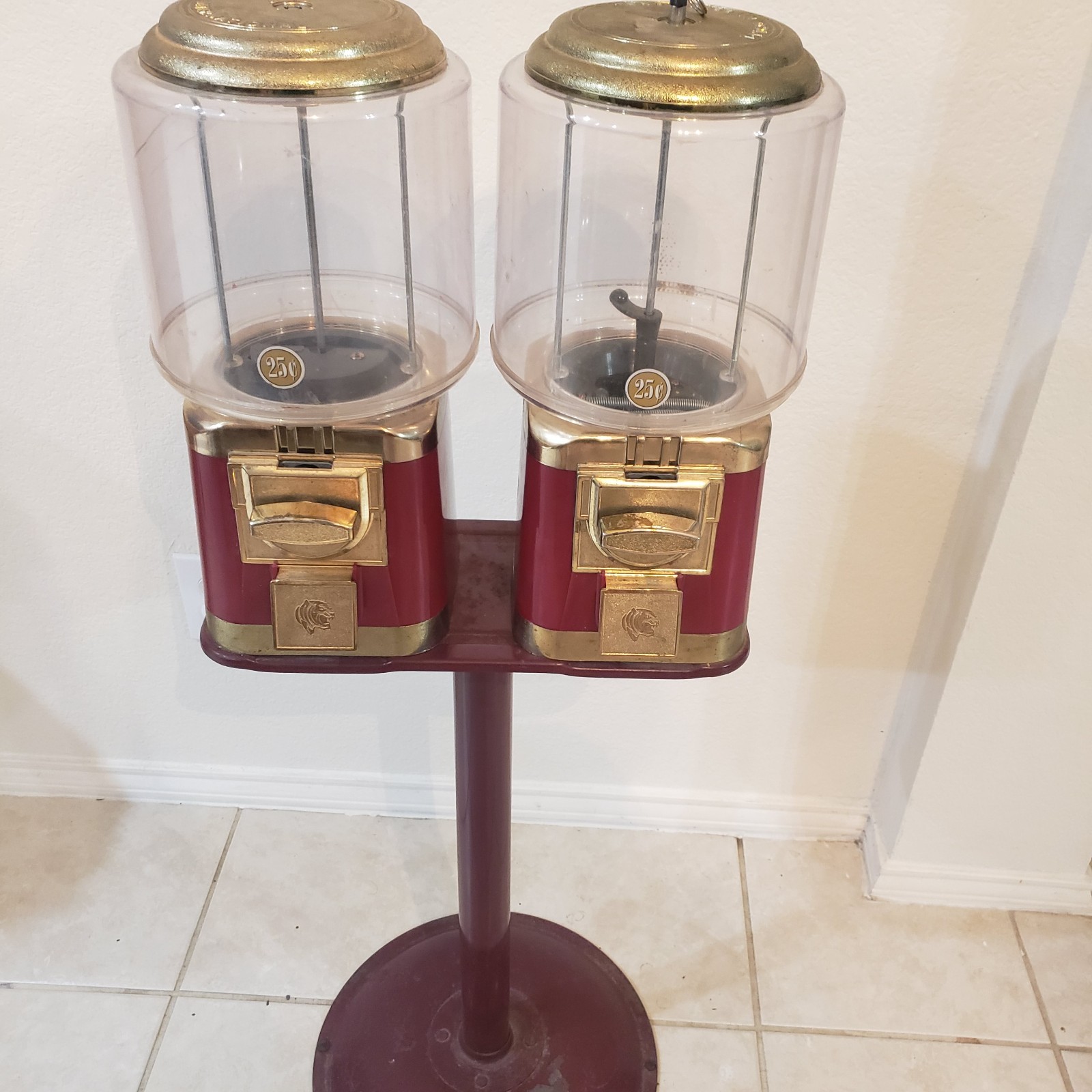 Quarter-Double Gumball Machine w/Stand T-PICO INTERNATIONAL "TESTED" P/U ONLY TX Quarter-Double Gumball Machine w/Stand T-PICO INTERNATIONAL "TESTED" P/U ONLY TX