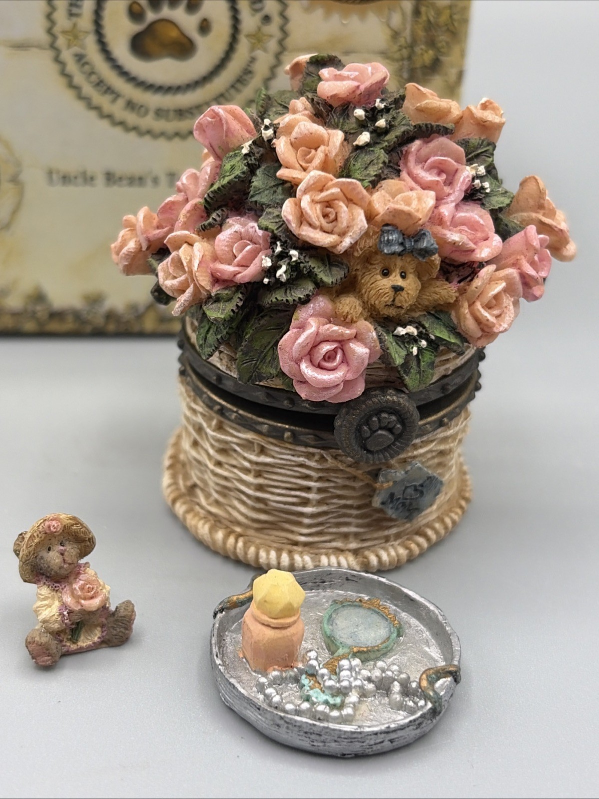 Boyds Bears Treasure Box Pinkie's Flower Basket w/ Rose McNibble Limited Edition Boyds Bears Treasure Box Pinkie's Flower Basket w/ Rose McNibble Limited Edition