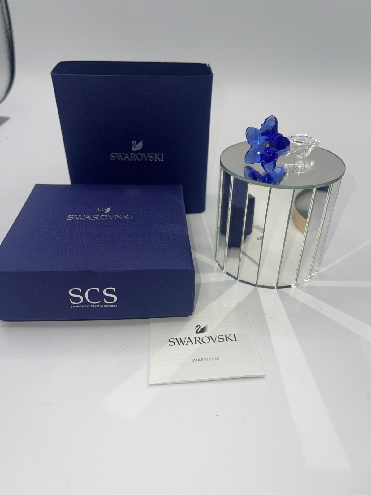 Swarovski SCS Gentian 5490321 Crystal Figurine Membership Gift 2020 COA Swarovski SCS Gentian 5490321 Crystal Figurine Membership Gift 2020 COA