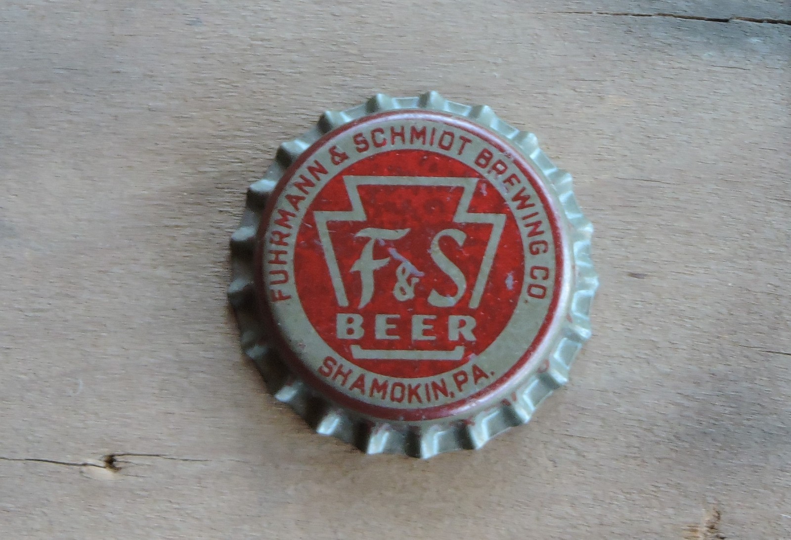 F & S BEER, FUHRMANN & SCHIMIDT BREWING CO. SHAMOKIN, PA. CORK CROWN BOTTLE CAP F & S BEER, FUHRMANN & SCHIMIDT BREWING CO. SHAMOKIN, PA. CORK CROWN BOTTLE CAP