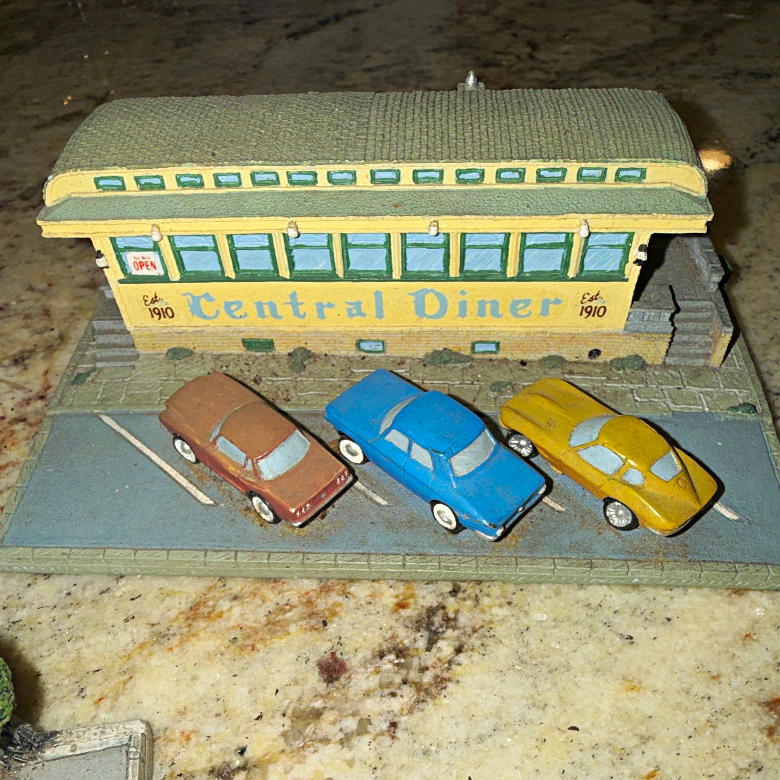 Danbury Mint Classic American Diners 1993 Resin Hand Painted Diner Sculpture