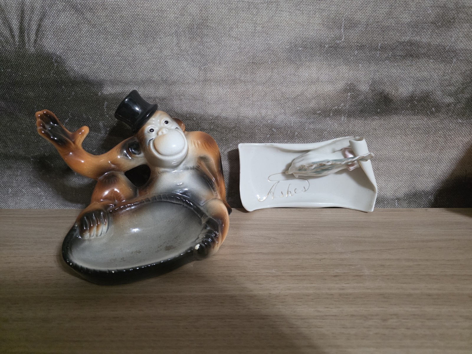 Vintage 1961 Cal Themes Inc. U.S.A. Ceramic Monkey Men’s Dresser Caddy/ ash tray Vintage 1961 Cal Themes Inc. U.S.A. Ceramic Monkey Men’s Dresser Caddy/ ash tray