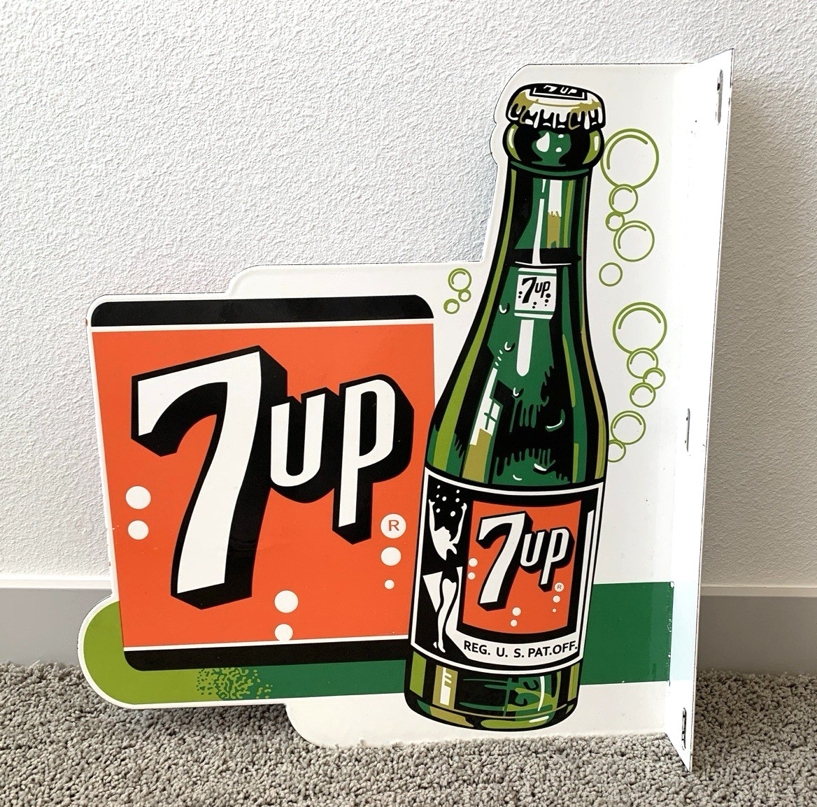 VINTAGE LARGE 7UP DOUBLE SIDED FLANGE SODA POP 7 UP PORCELAIN GAS OIL AD SIGN VINTAGE LARGE 7UP DOUBLE SIDED FLANGE SODA POP 7 UP PORCELAIN GAS OIL AD SIGN