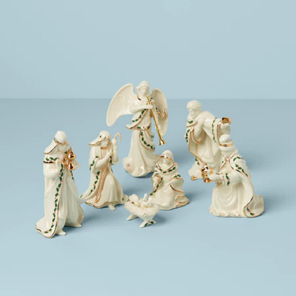 Lenox Fine China HOLIDAY Christmas Miniature Nativity Scene - 7 Piece - N/O Lenox Fine China HOLIDAY Christmas Miniature Nativity Scene - 7 Piece - N/O