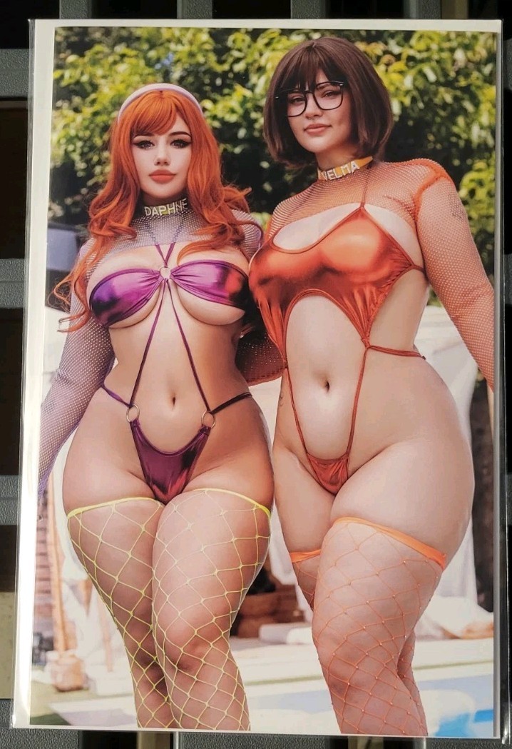 Bigg Pigg Origin Story #1 Katsumi & Sai Daphne & Velma Cosplay Virgin Variant NM Bigg Pigg Origin Story #1 Katsumi & Sai Daphne & Velma Cosplay Virgin Variant NM
