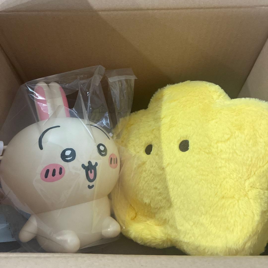 Chiikawa Popcorn Bucket & Usagi's Star Pochette Set Chiikawa Popcorn Bucket & Usagi's Star Pochette Set