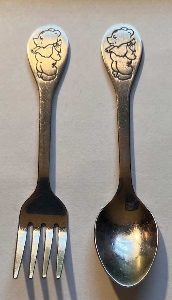 Vtg.Tommee Tippee Winnie the Pooh Stainless Steel Kids Flatware Spoon & Fork Set Vtg.Tommee Tippee Winnie the Pooh Stainless Steel Kids Flatware Spoon & Fork Set