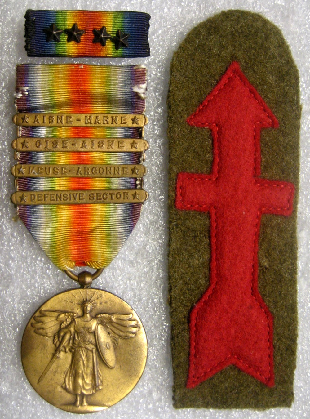 US Army ww1 Victory medal w/4 clasps, medal bar & patch for 32nd Division GI US Army ww1 Victory medal w/4 clasps, medal bar & patch for 32nd Division GI