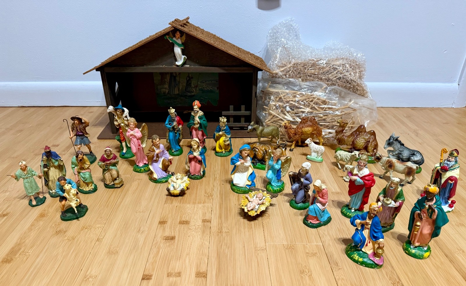 34 pc Vintage Nativity Set Christmas Manger Scene Stable Figures Made Italy 34 pc Vintage Nativity Set Christmas Manger Scene Stable Figures Made Italy