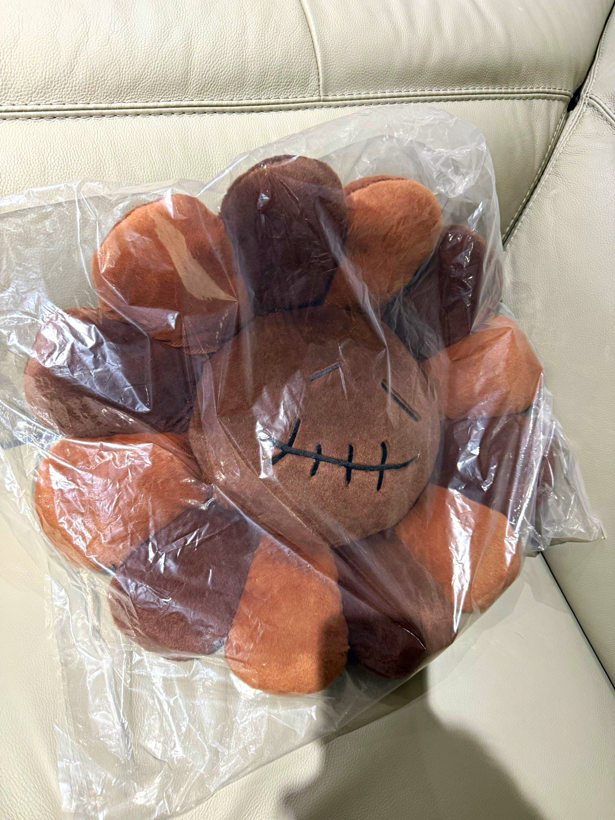 Cactus Jack x Takashi Murakami Plush 60cm Brown Pillow Travis Scott Flower Cactus Jack x Takashi Murakami Plush 60cm Brown Pillow Travis Scott Flower