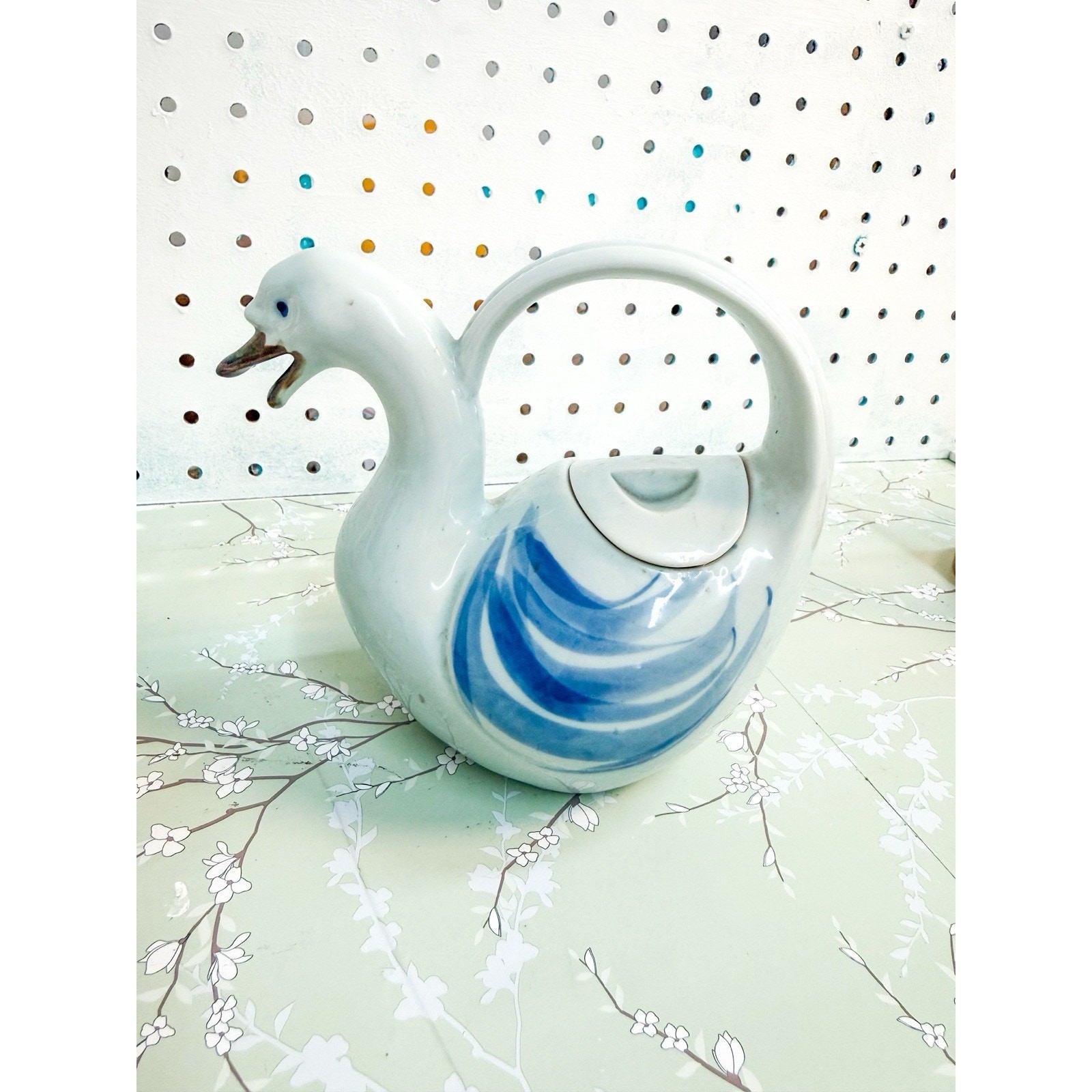 Vintage Takahashi San Francisco Hand Painted Swan Teapot Blue White Japan Vintage Takahashi San Francisco Hand Painted Swan Teapot Blue White Japan