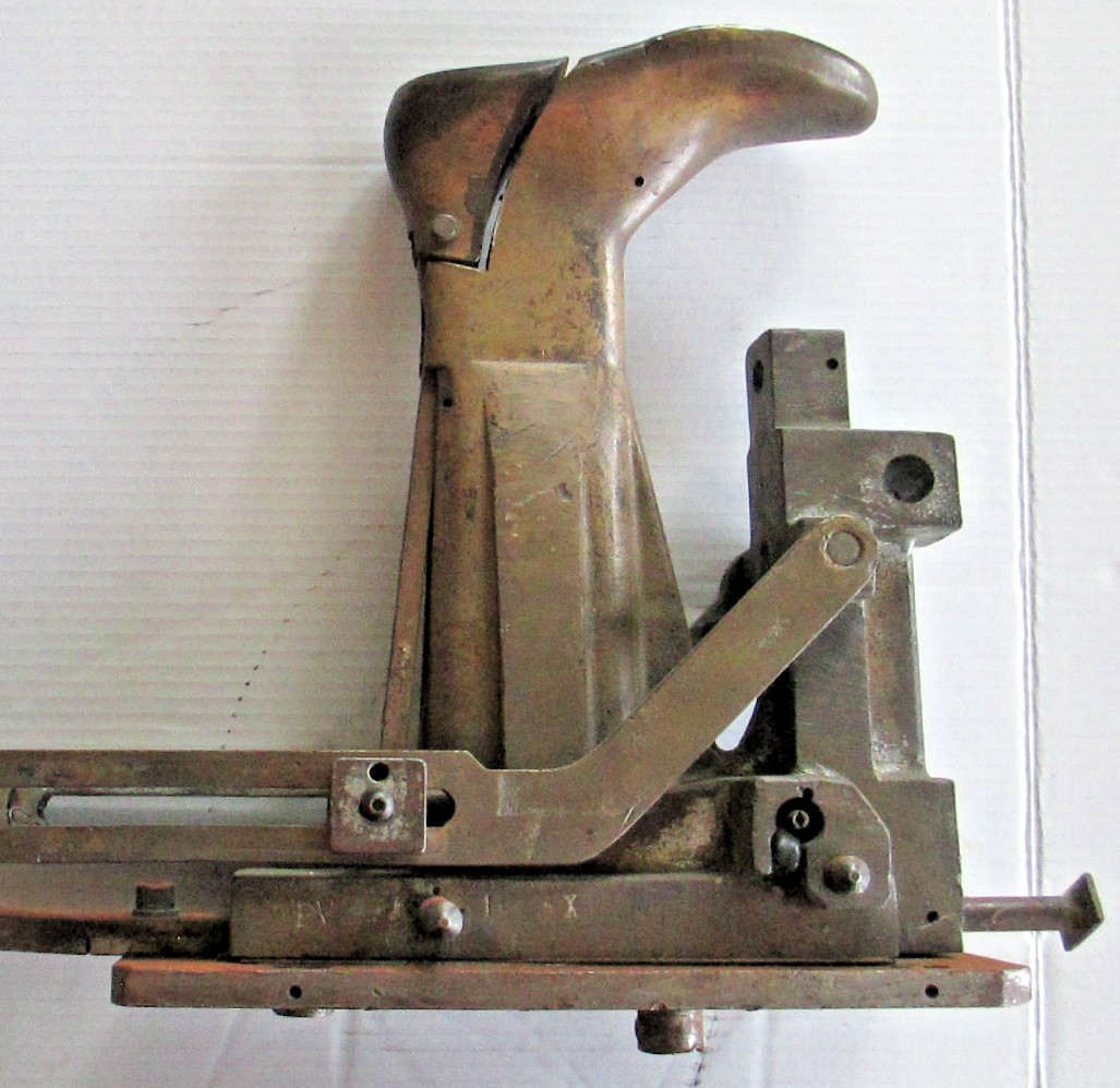 VINTAGE INDUSTRIAL BRASS COBBLERS SHOE FACTORY ANVIL MOLD Steam Punk Museum BSMT VINTAGE INDUSTRIAL BRASS COBBLERS SHOE FACTORY ANVIL MOLD Steam Punk Museum BSMT