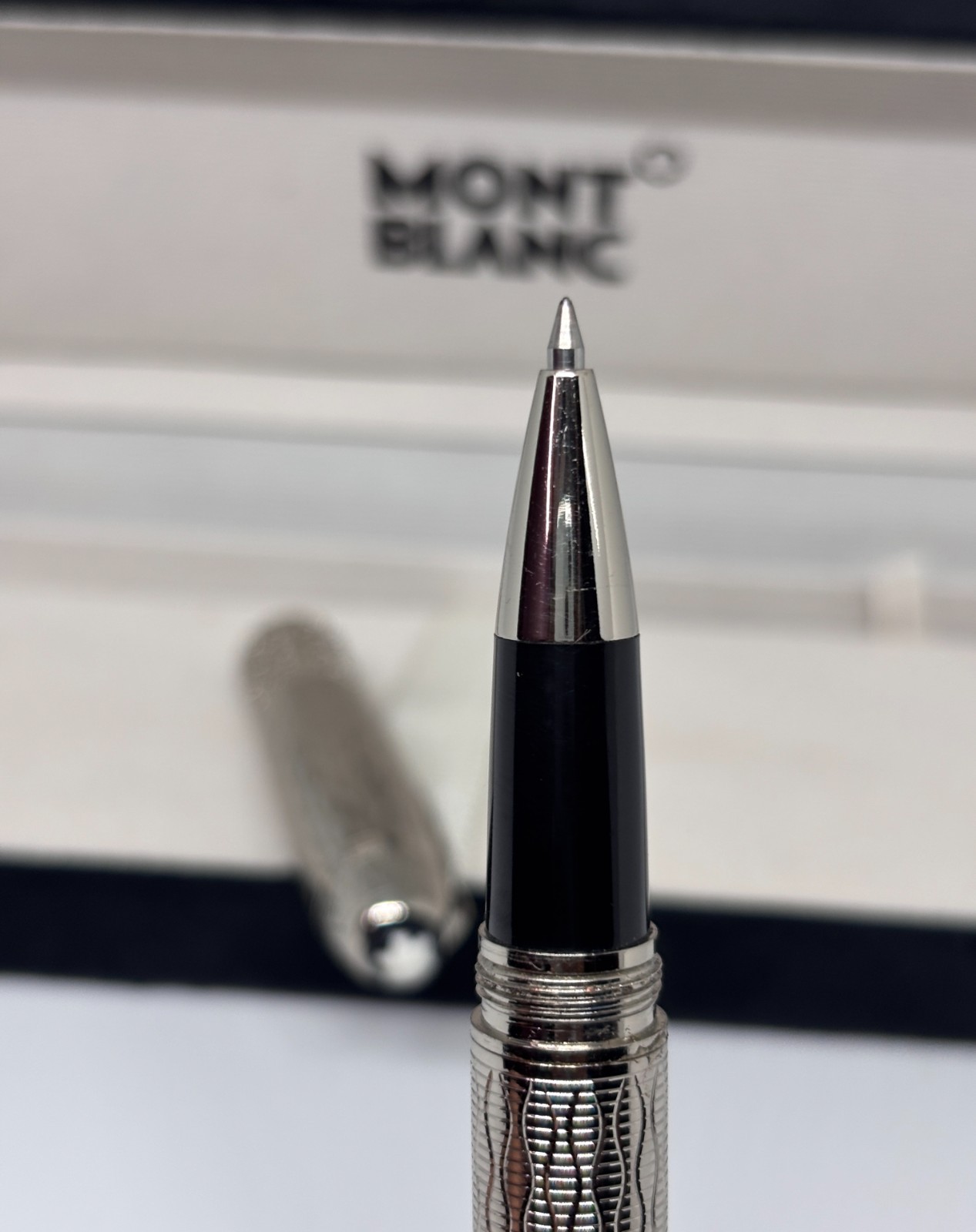 Beautiful Montblanc Ballpoint Pen With Box. Beautiful Montblanc Ballpoint Pen With Box.