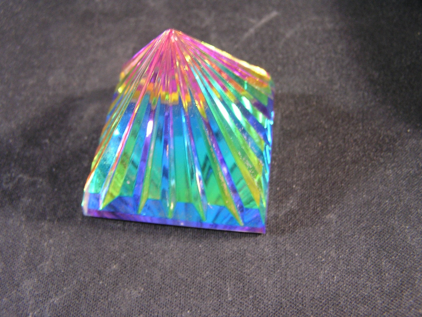 Pyramid Shaped Crystal Paperweight Very small Not marked - Less than 2" Pyramid Shaped Crystal Paperweight Very small Not marked - Less than 2"