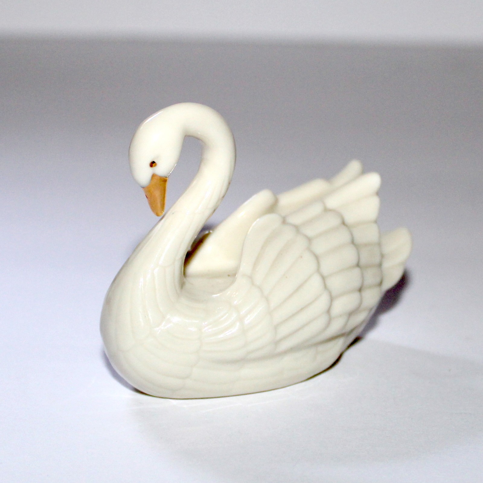 Lenox Swan Figurine 24K Gold Accents Place Card Holder/ Cake Topper Vintage Lenox Swan Figurine 24K Gold Accents Place Card Holder/ Cake Topper Vintage