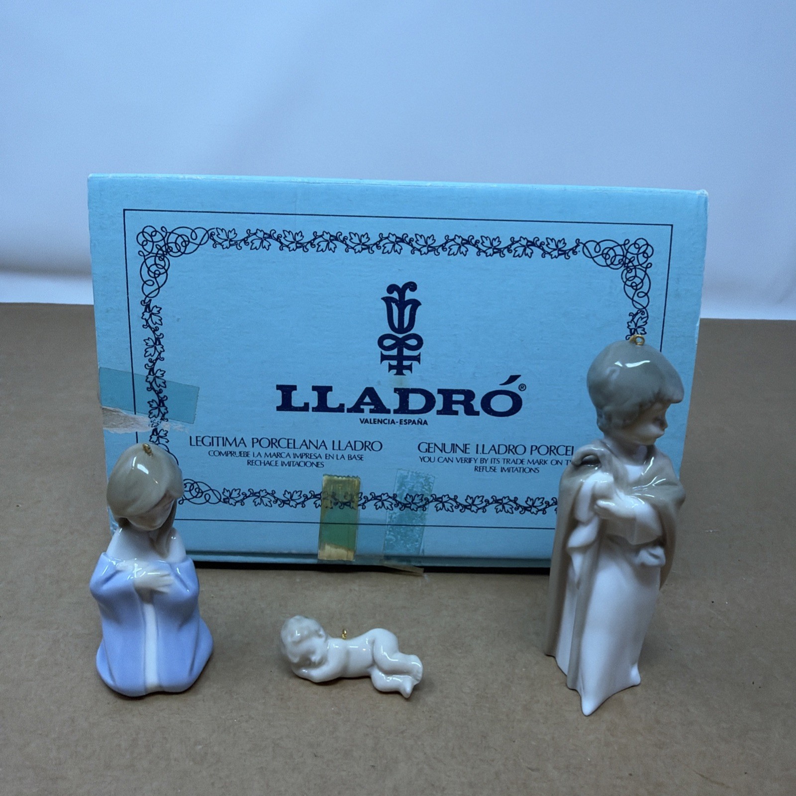 Lladro Ornament - Holy Family Set - Mini Sagrada Familia Mini Sacred Family 5657 Lladro Ornament - Holy Family Set - Mini Sagrada Familia Mini Sacred Family 5657