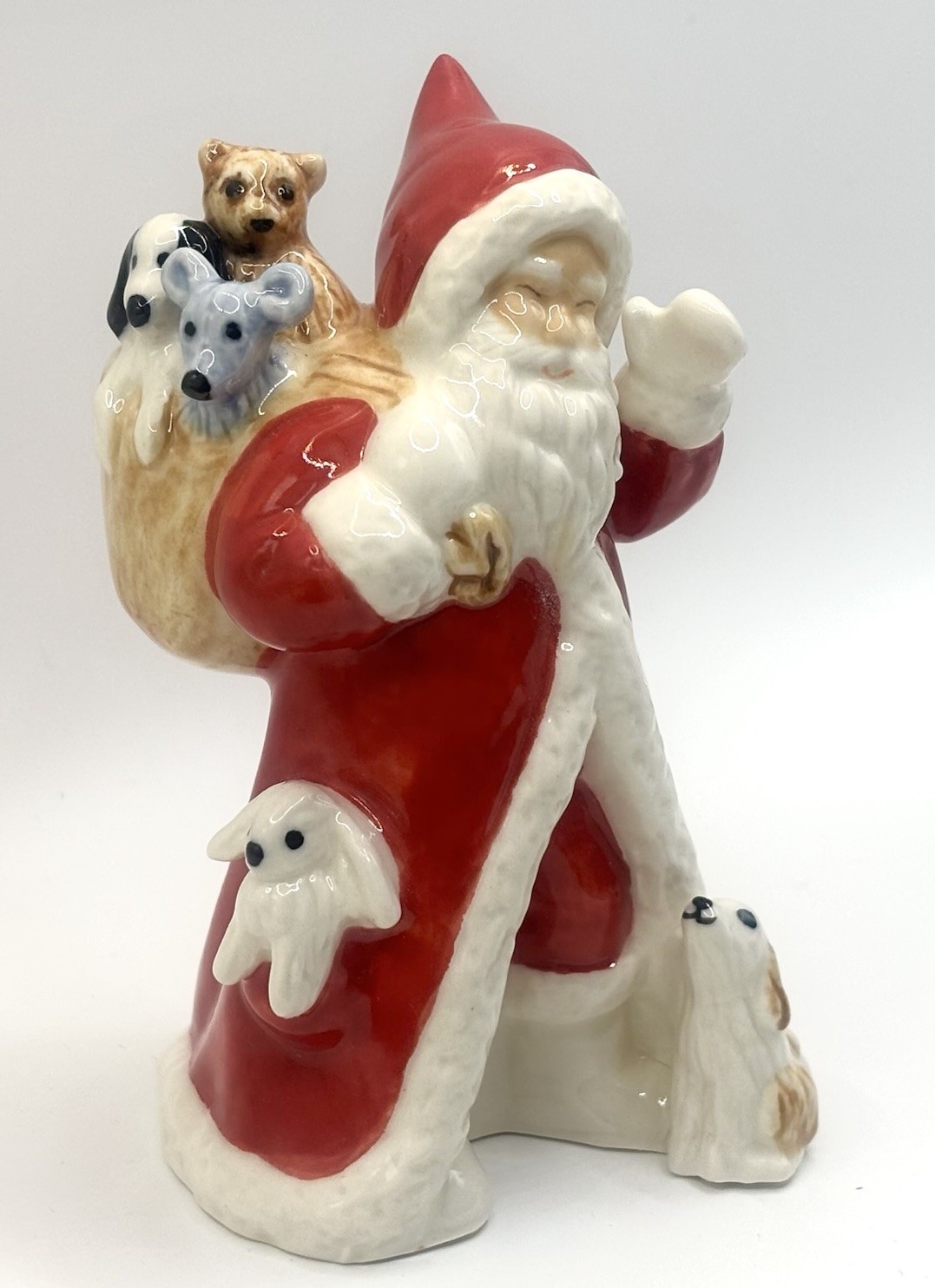 Royal Copenhagen 2017 Annual Santa Limited Edition Figurine Gifts Dogs In BOX Royal Copenhagen 2017 Annual Santa Limited Edition Figurine Gifts Dogs In BOX