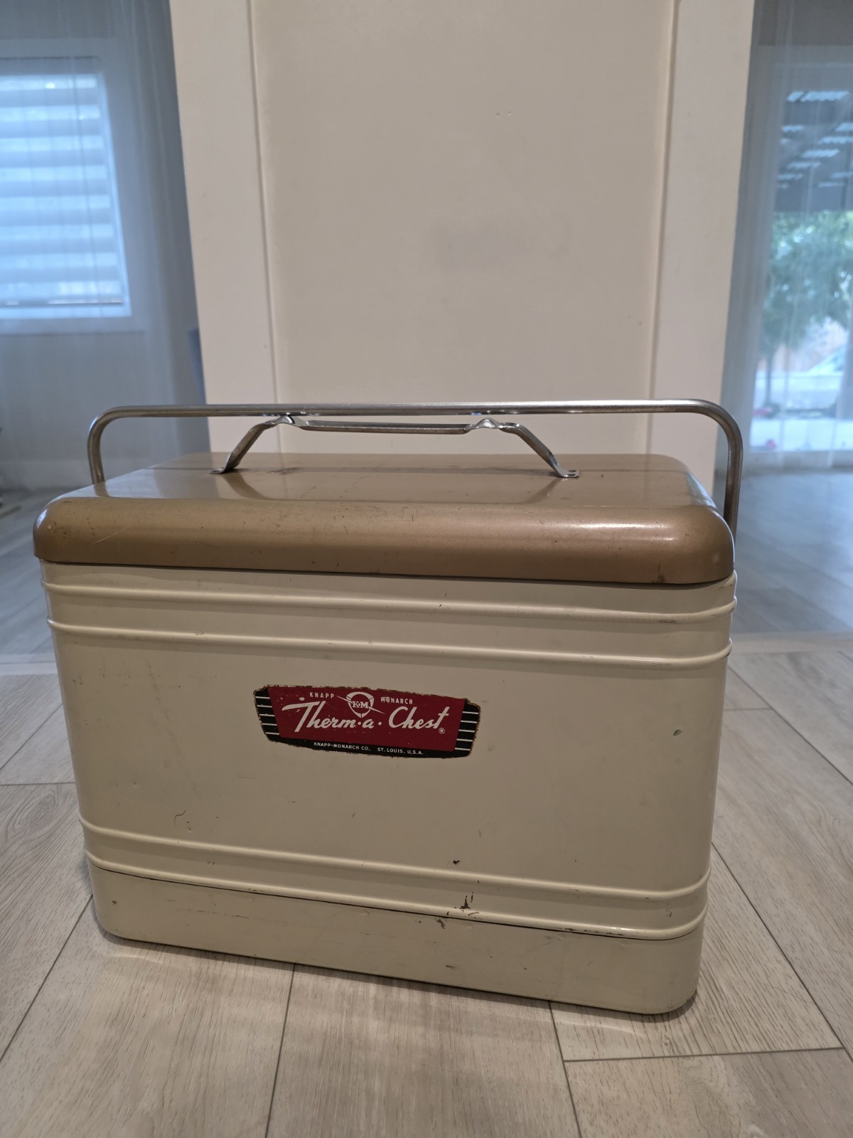 Vintage Knapp Monarch Therm-a-Chest Picnic Cooler Original tray,( dried seals) Vintage Knapp Monarch Therm-a-Chest Picnic Cooler Original tray,( dried seals)