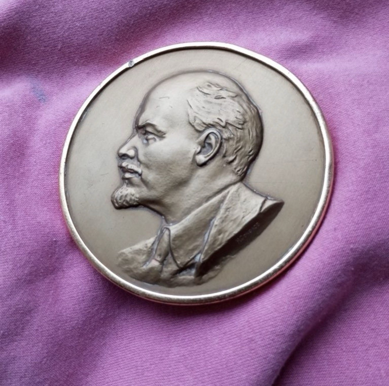 Vintage Soviet Souvenir Wall Plaque Leader Lenin Communism USSR Propaganda Vintage Soviet Souvenir Wall Plaque Leader Lenin Communism USSR Propaganda