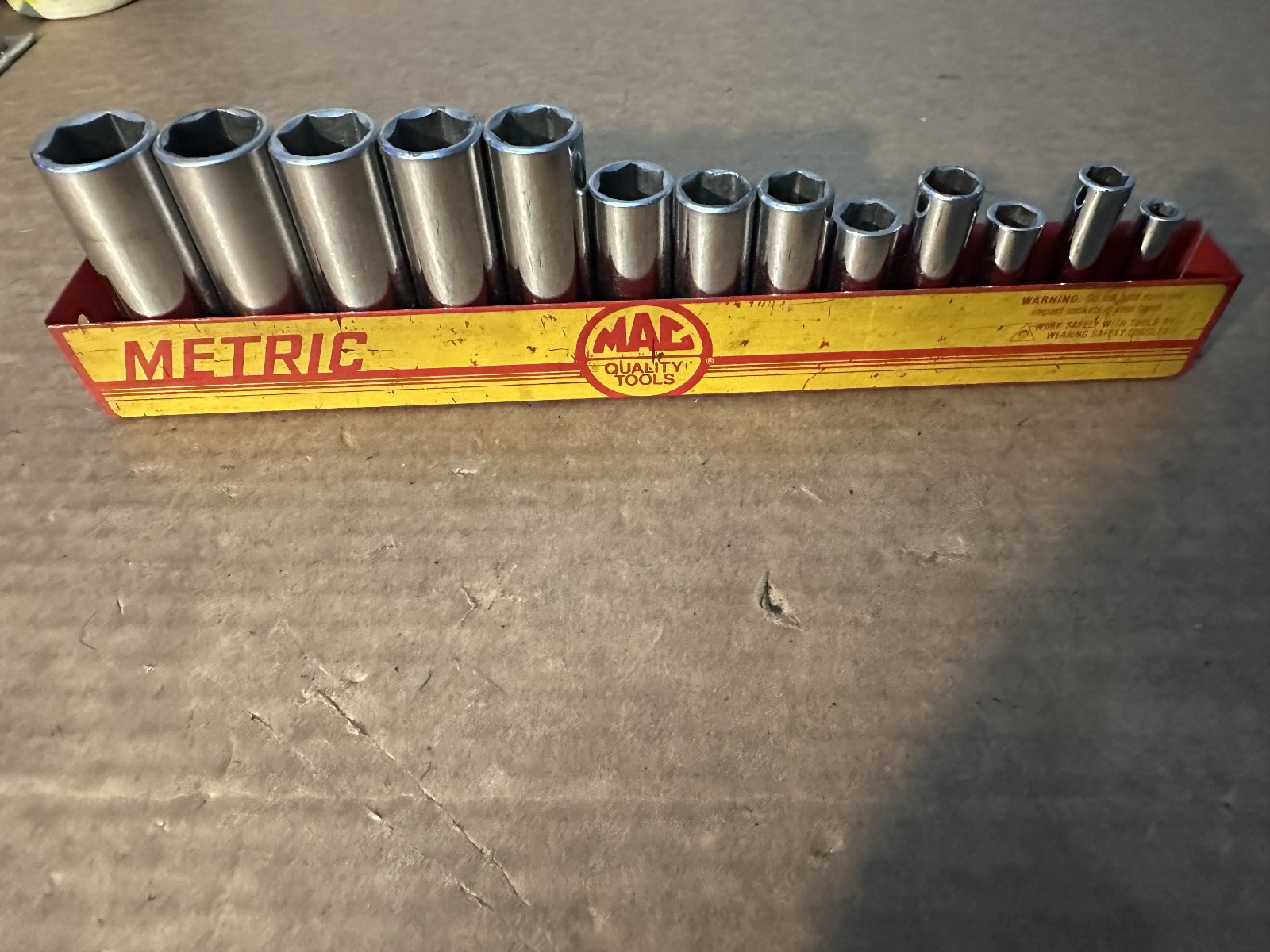 MAC TOOLS 13 PC DEEP METRIC 3/8" DR 6 PT SOCKET SET IN TRAY 8-19MM +6 * READ* MAC TOOLS 13 PC DEEP METRIC 3/8" DR 6 PT SOCKET SET IN TRAY 8-19MM +6 * READ*