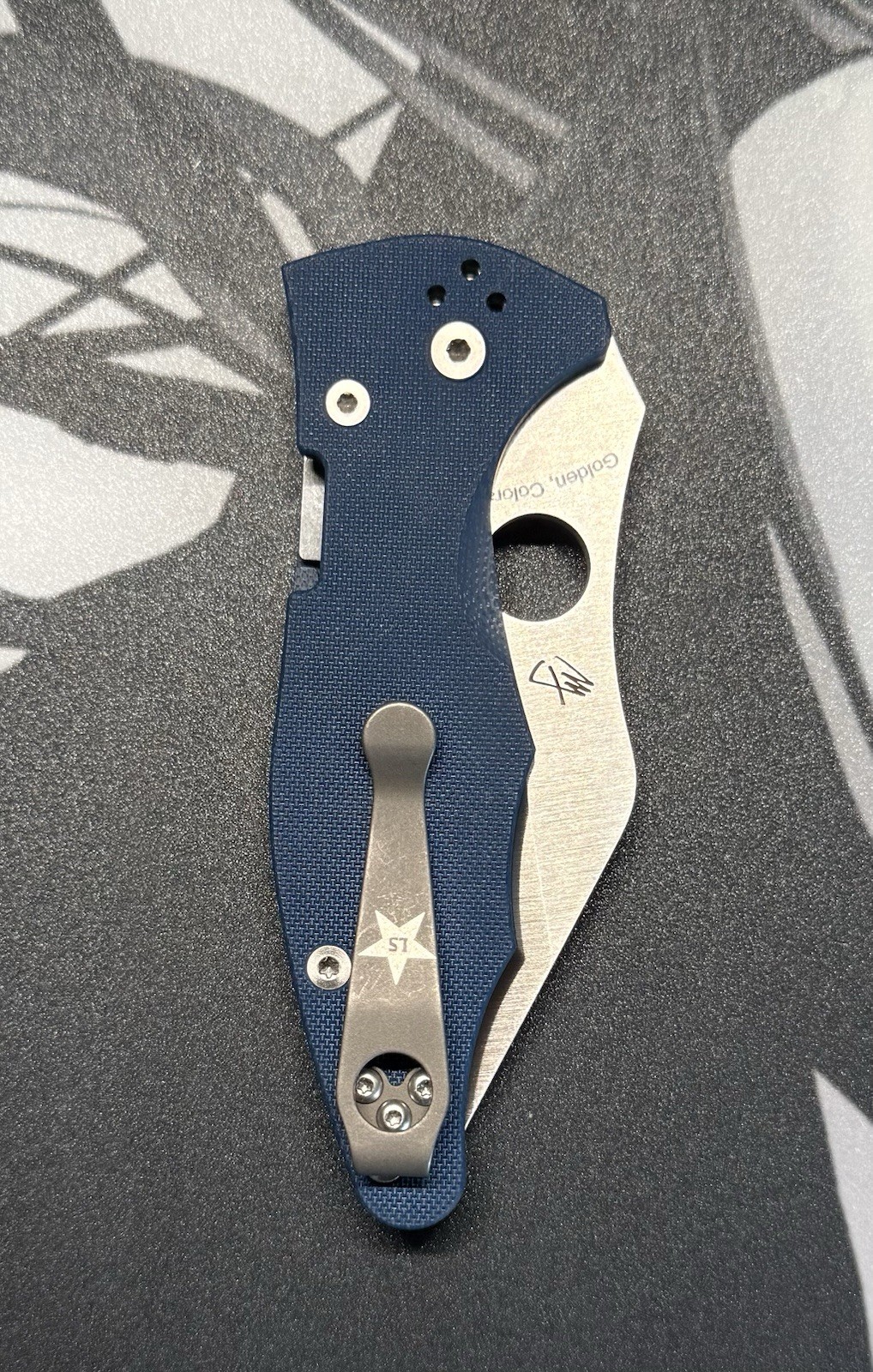 Spyderco Yojimbo 2 CPM-SPY27 Satin Blade Cobalt Blue G-10 Handles Spyderco Yojimbo 2 CPM-SPY27 Satin Blade Cobalt Blue G-10 Handles