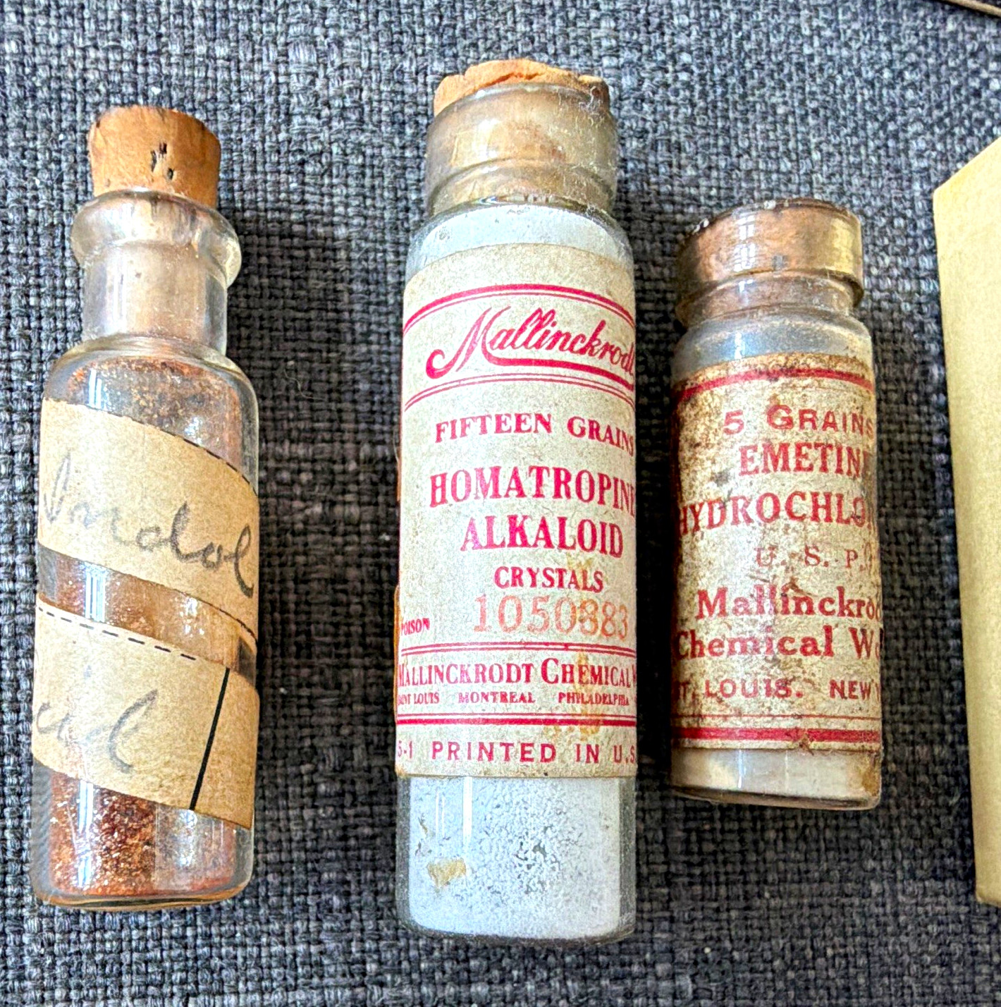 Lot of 3 Antique 1920s Mallinckrodt Vials & Handwritten Apothecary Bottle Lot of 3 Antique 1920s Mallinckrodt Vials & Handwritten Apothecary Bottle