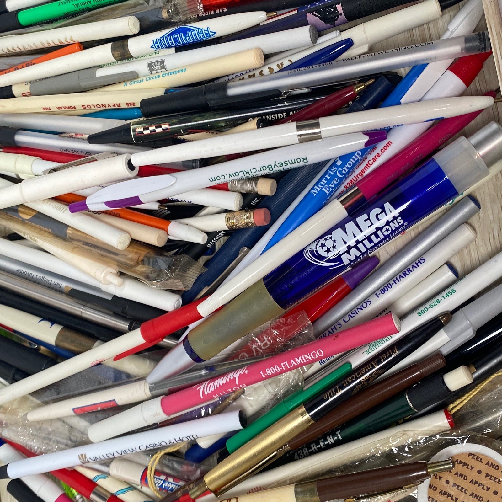 Large Lot of Vintage Advertising Pens, Businesses, Hotels, Casinos, Las Vegas Large Lot of Vintage Advertising Pens, Businesses, Hotels, Casinos, Las Vegas