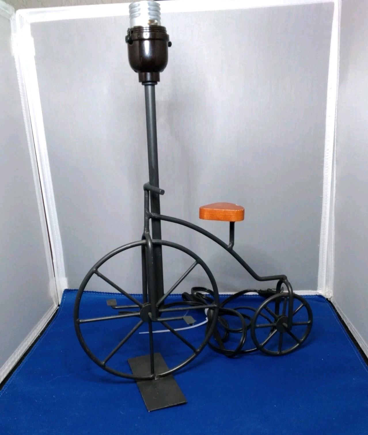 Vtg Big Wheel Bicycle Table Lamp Metal & Wood 15"×11" Nice Decor Vtg Big Wheel Bicycle Table Lamp Metal & Wood 15"×11" Nice Decor