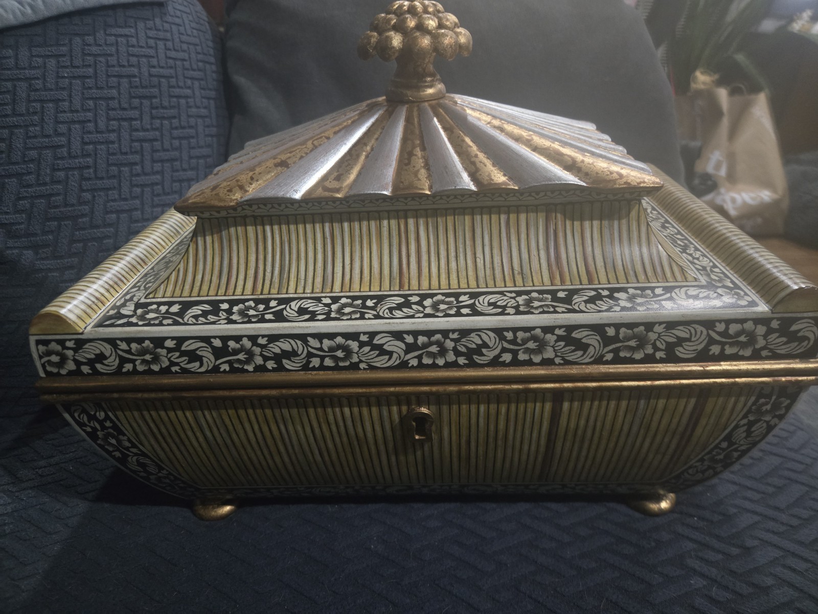 RARE REPRODUCTION Anglo Indian Bone Quill Sandalwood Footed Box RARE REPRODUCTION Anglo Indian Bone Quill Sandalwood Footed Box