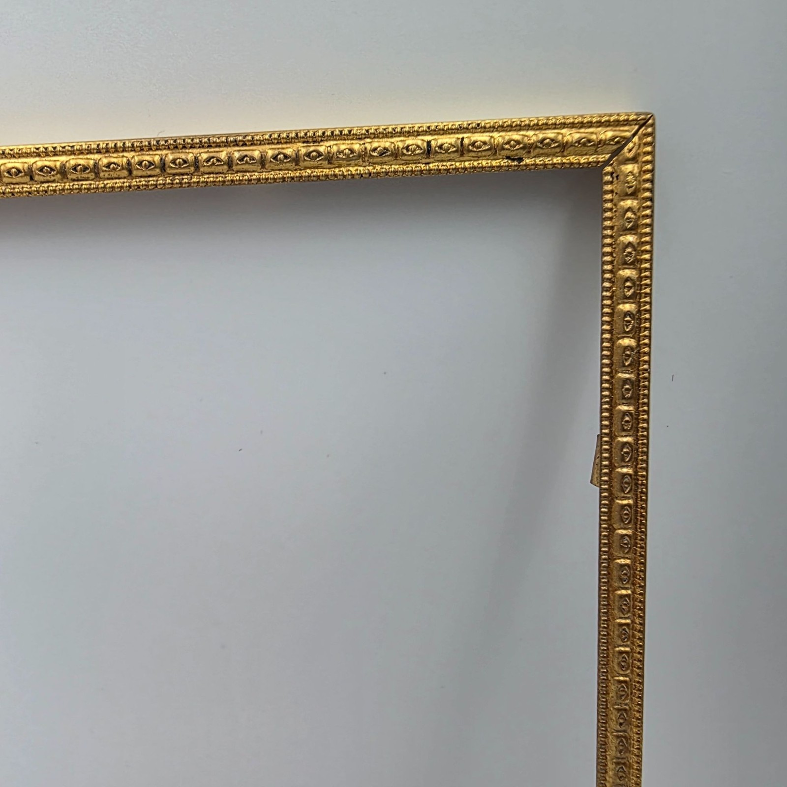 Antique Solid Brass Picture Frame Elegant Detailing & Applied Corners 6.5" x 9" Antique Solid Brass Picture Frame Elegant Detailing & Applied Corners 6.5" x 9"