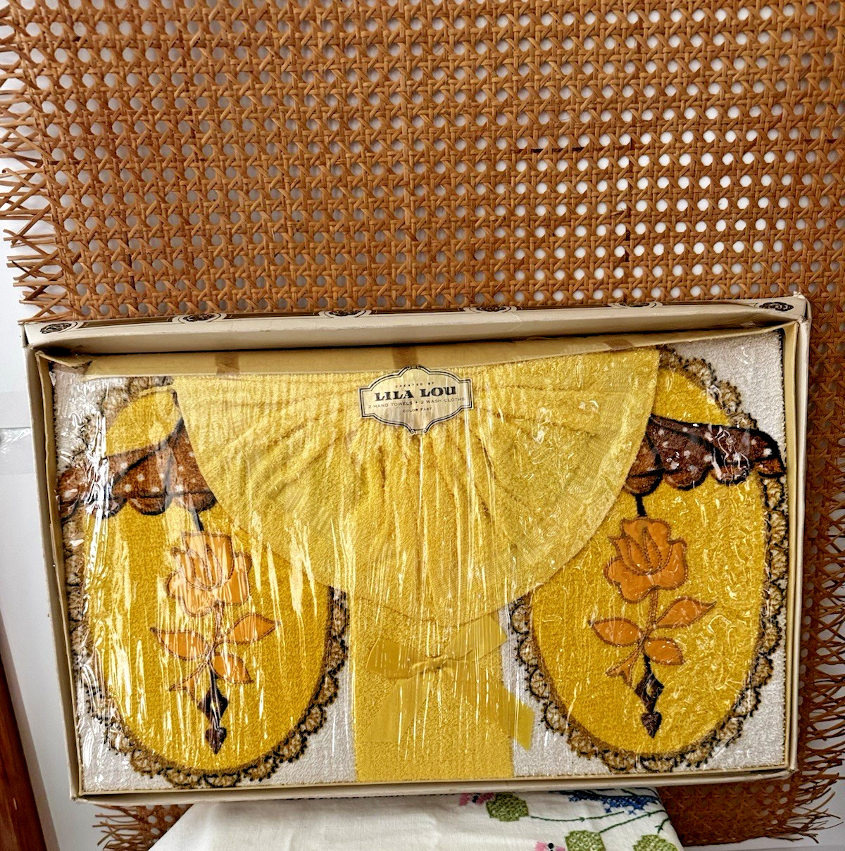 Vintage MCM Lila Lou Yellow Floral Empress Towel Ensemble Retro Prop Granny NOS