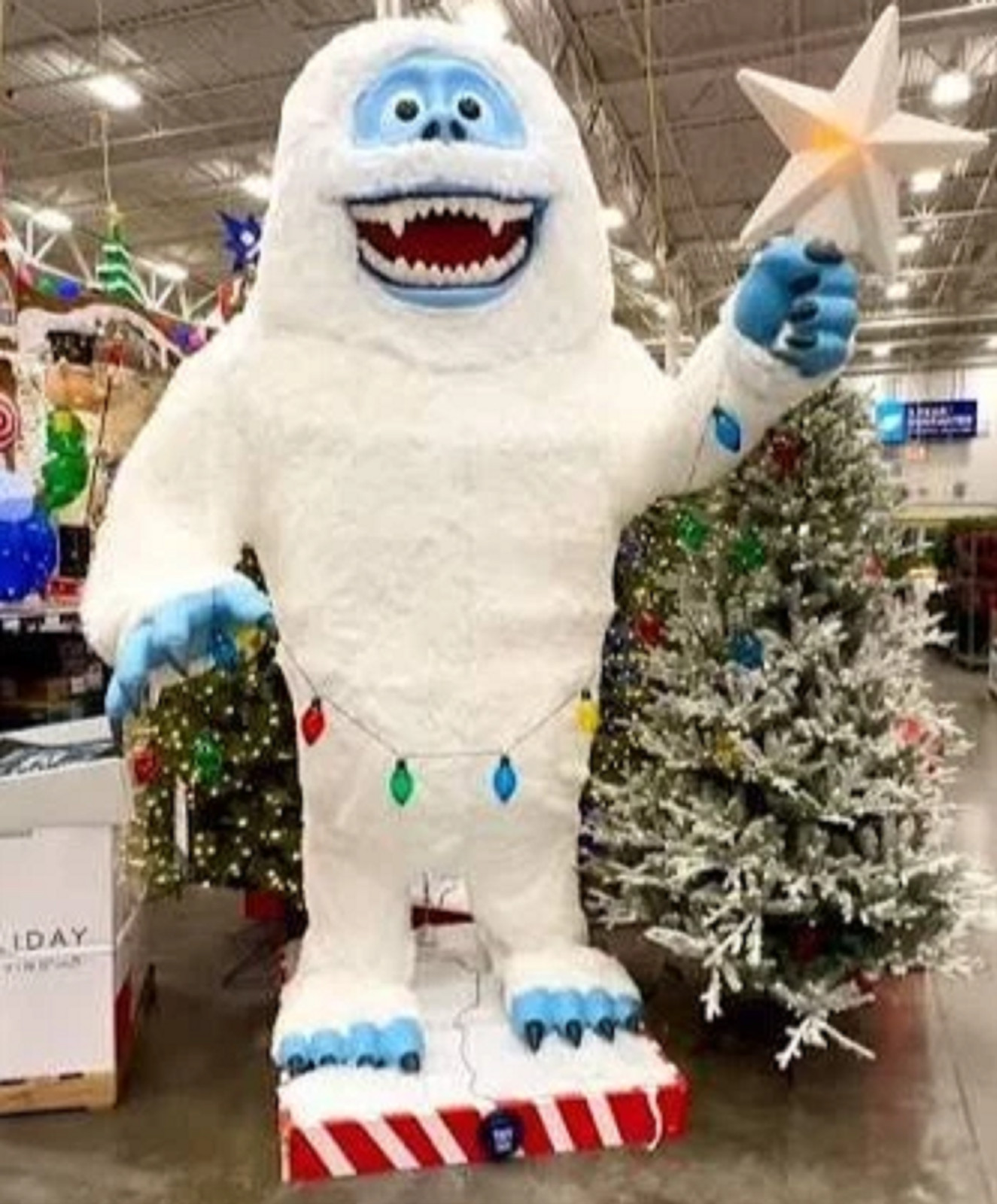 9 Ft Animated Bumble The Abominable Rudolph Outdoor Yard Decor IN-HAND 9 Ft Animated Bumble The Abominable Rudolph Outdoor Yard Decor IN-HAND