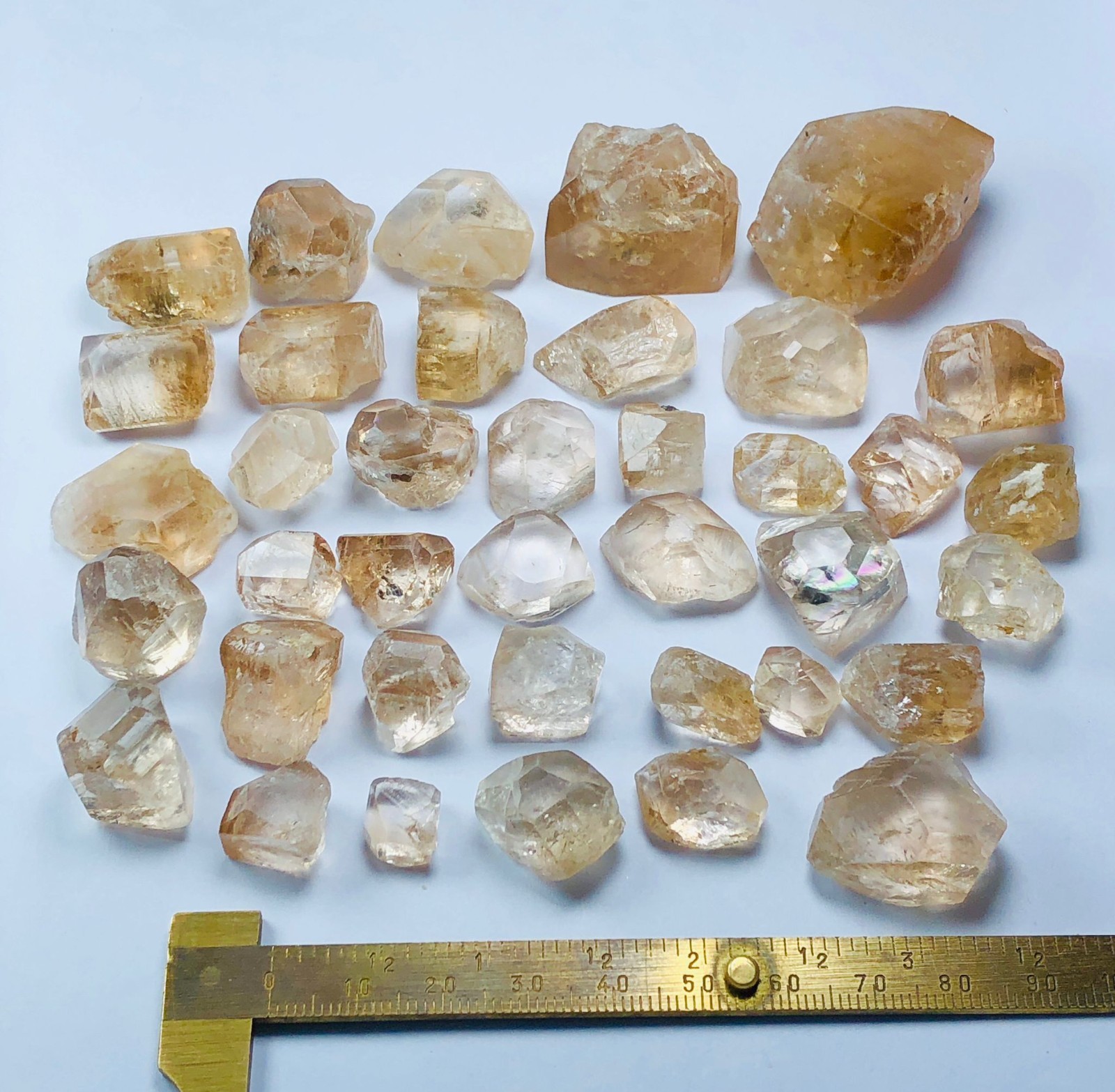 Excellent TOPAZ CRYSTALS LOT - 240 Grams from Skardu PAKISTAN Excellent TOPAZ CRYSTALS LOT - 240 Grams from Skardu PAKISTAN