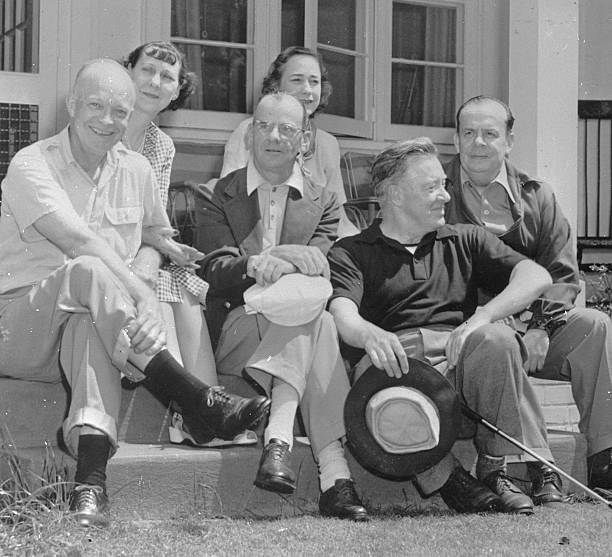 General Mrs Dwight Eisenhower are vacation at Augusta Georgia this- Old Photo General Mrs Dwight Eisenhower are vacation at Augusta Georgia this- Old Photo