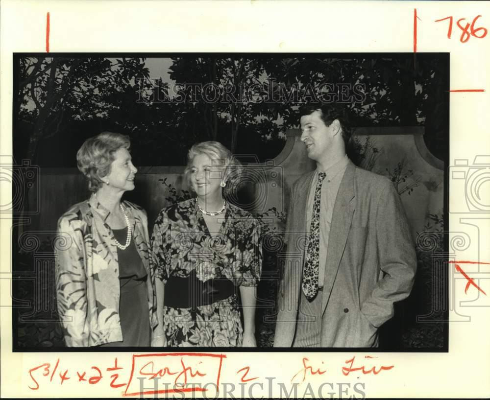 1989 Press Photo Guests attending the Longue View Art in Flowers Event 1989 Press Photo Guests attending the Longue View Art in Flowers Event
