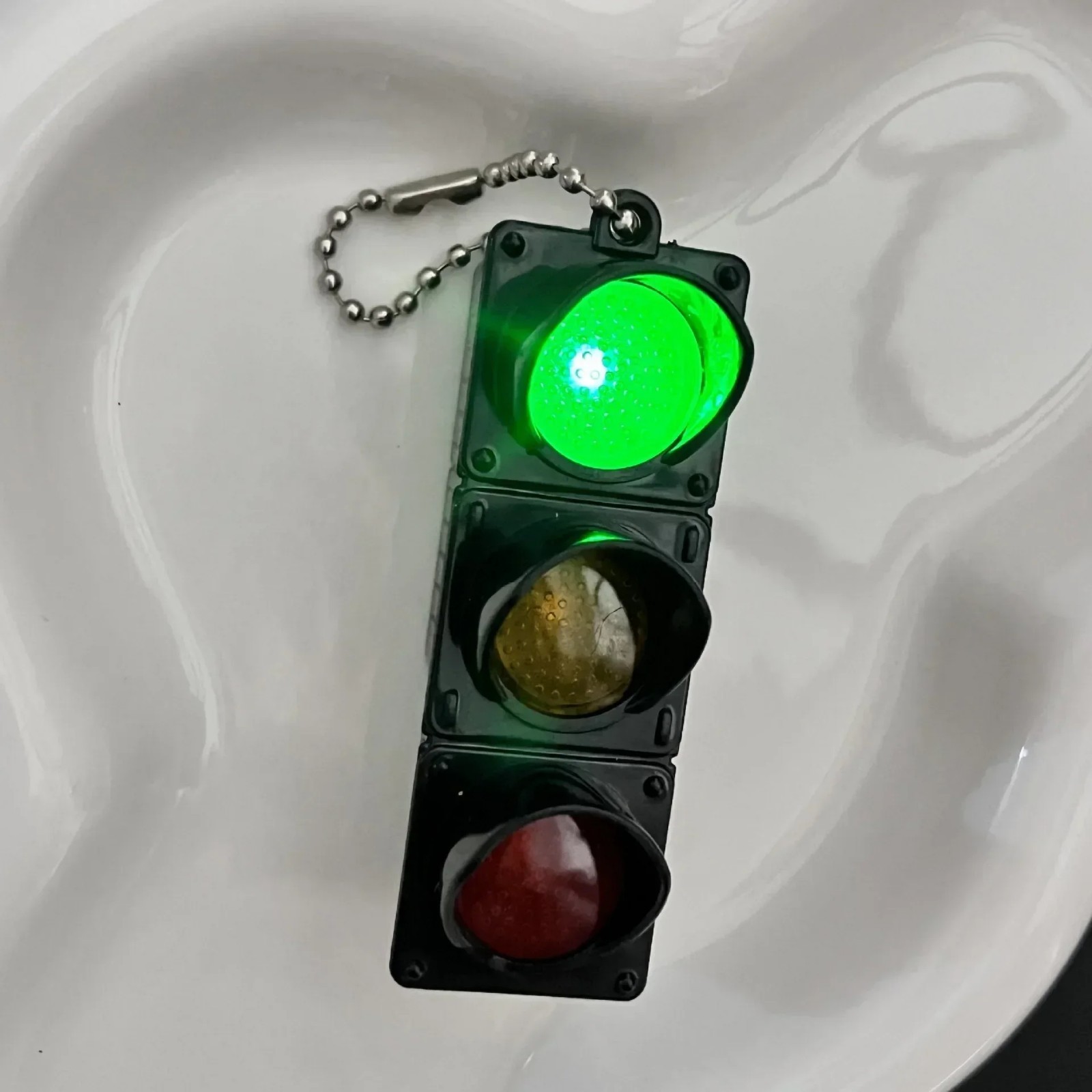 2 Pcs LED Traffic Light Keychain with Pedestrian Light, Fun Decorative Keyring 2 Pcs LED Traffic Light Keychain with Pedestrian Light, Fun Decorative Keyring