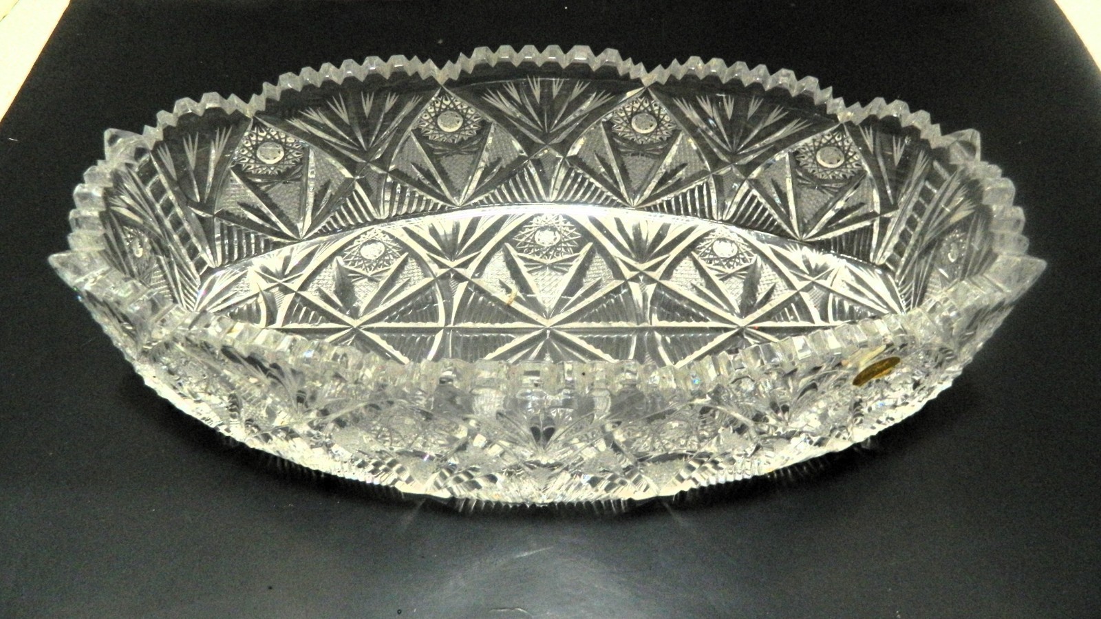 CRYSTAL HANDCUT BOHEMIA LEAD , OVAL BOWL 12"X6 X 3" , NIB GREAT CENTER PICE CRYSTAL HANDCUT BOHEMIA LEAD , OVAL BOWL 12"X6 X 3" , NIB GREAT CENTER PICE