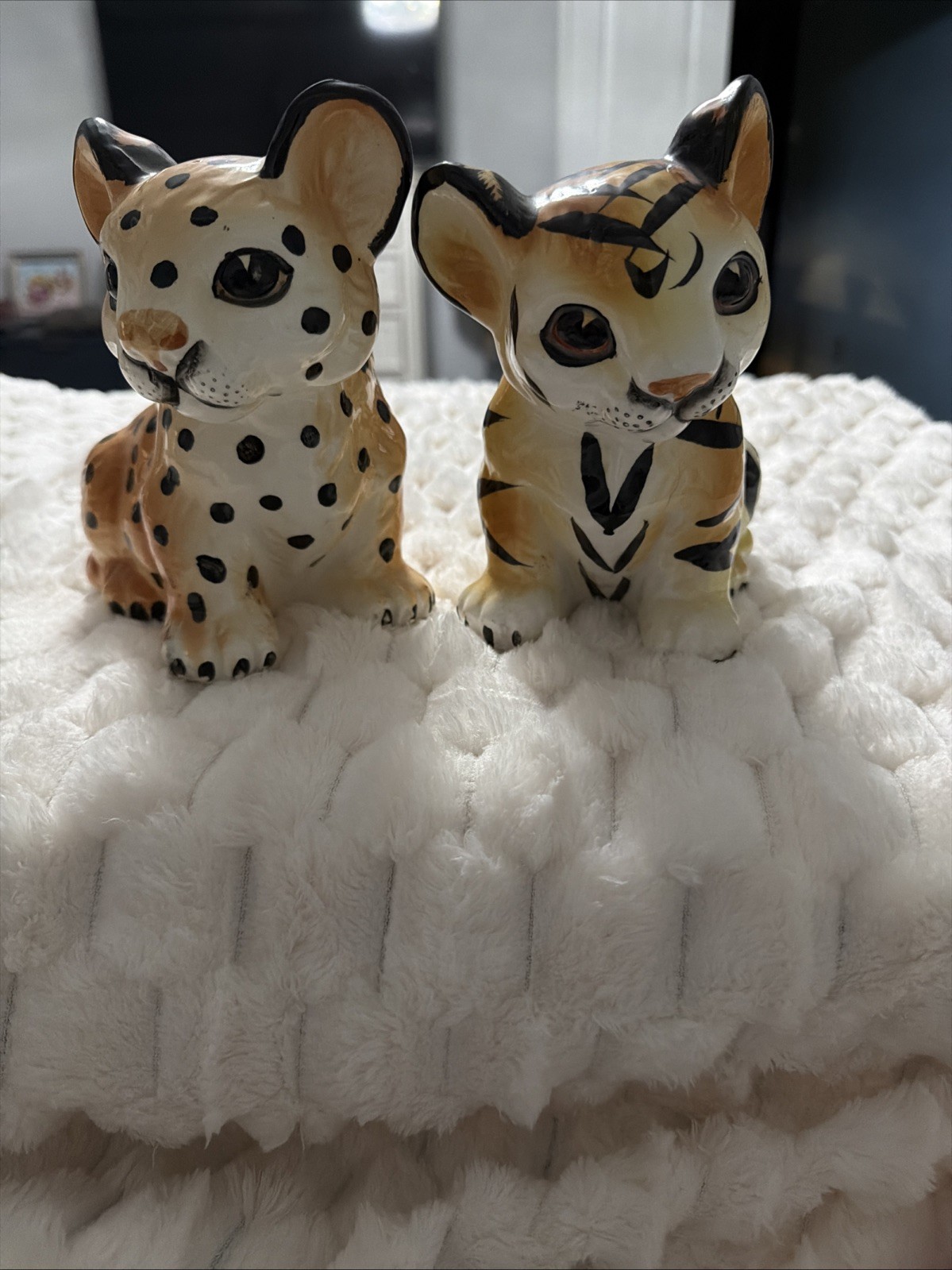 Vintage Shafford Tiger And Leopard Cub Hand Painted Ceramic Figurines Vintage Shafford Tiger And Leopard Cub Hand Painted Ceramic Figurines